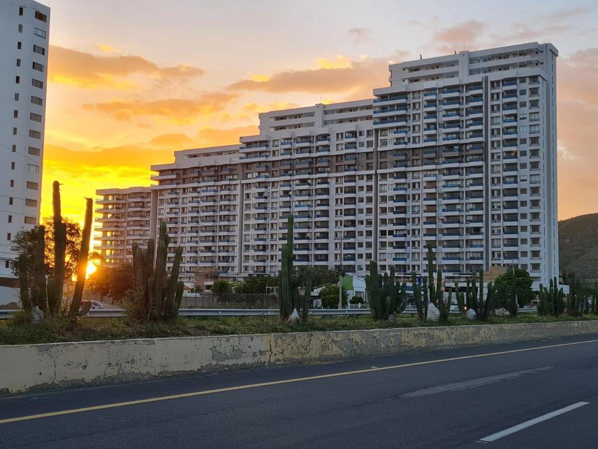 Samaria Club: Beachfront Apartment with Private Beach Access Santa Marta  Exterior photo