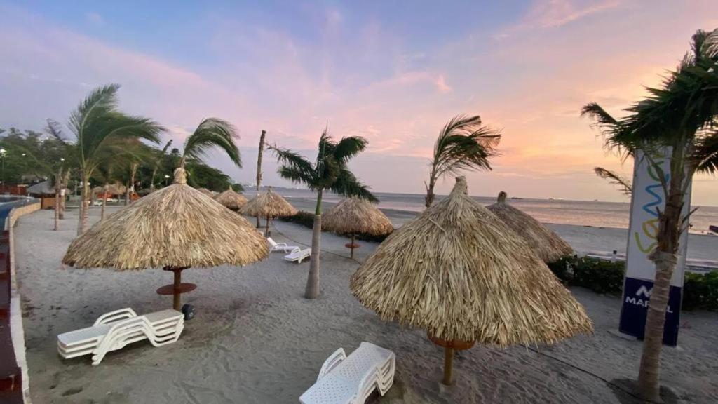 Samaria Club: Beachfront Apartment with Private Beach Access Santa Marta  Exterior photo